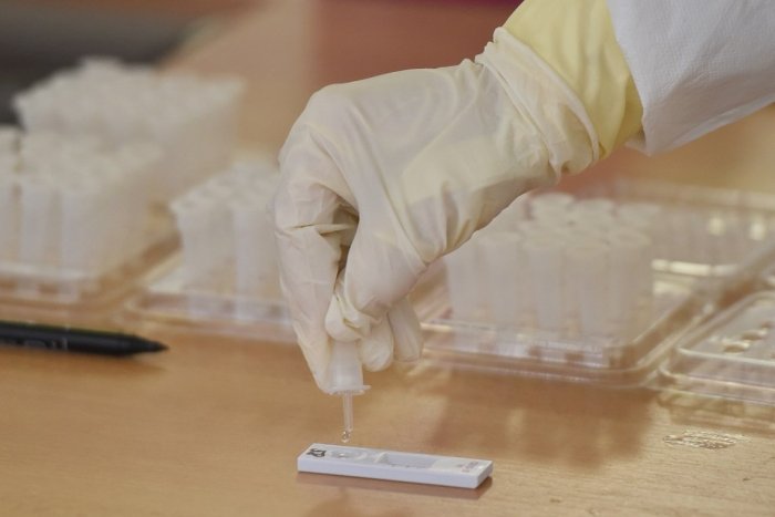 Ilustračný obrázok k článku Ako dopadlo víkendové testovanie v Revúcej? Zúčastnilo sa takmer 2-tisíc ľudí