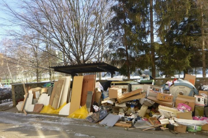 Ilustračný obrázok k článku POTVRDENÉ: Prešovskí poslanci schválili zvýšenie daní aj poplatky za odpad + PREHĽAD