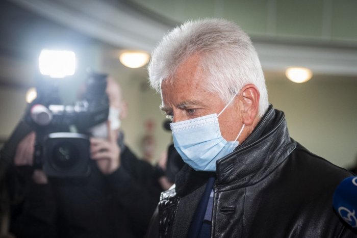 Ilustračný obrázok k článku Z nemocnice rovno do basy? Prokurátor podal návrh na väzbu Jozefa Brhela