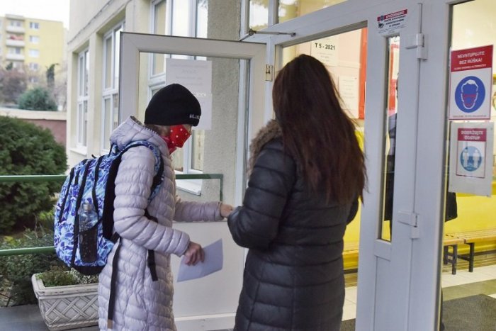 Ilustračný obrázok k článku Rozhodnuté: Školy v okrese Prievidza sa ešte neotvoria!