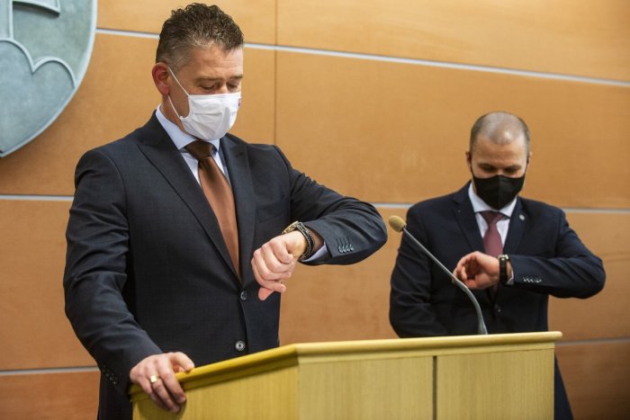 Ilustračný obrázok k článku Kovařík aj Mikulec sú v povinnej karanténe: Policajný prezident zrušil dnešnú tlačovku