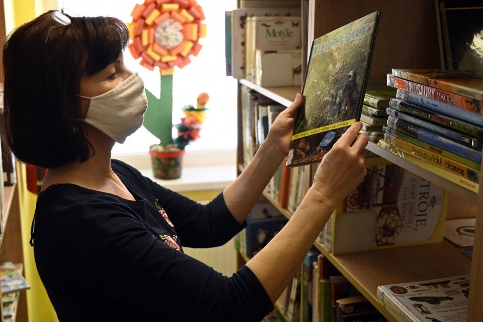 Ilustračný obrázok k článku Patríte k milovníkom čítania? Vo Zvolene pribudol regál s knihami