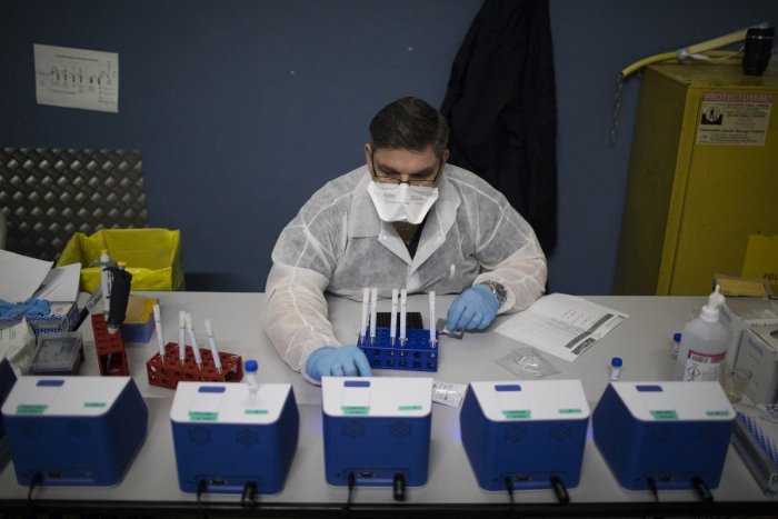 Ilustračný obrázok k článku V Prievidzi odhalili britskú mutáciu koronavírusu: Nanešťastie sú ohrození seniori!