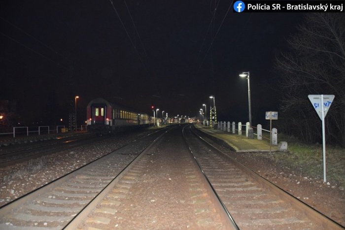 Ilustračný obrázok k článku Smrť na koľajniciach: Človek skončil pod vlakom neďaleko hlavnej stanice v Bratislave