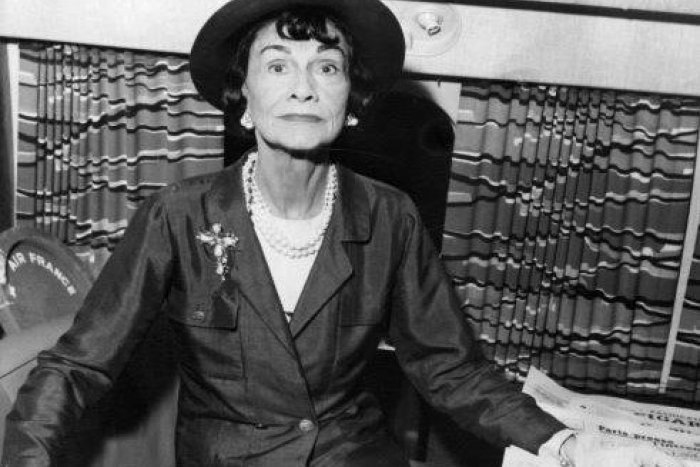 Ilustračný obrázok k článku Coco Chanel: Žena, ktorá aj po smrti vládne móde, vytvorila svetové impérium