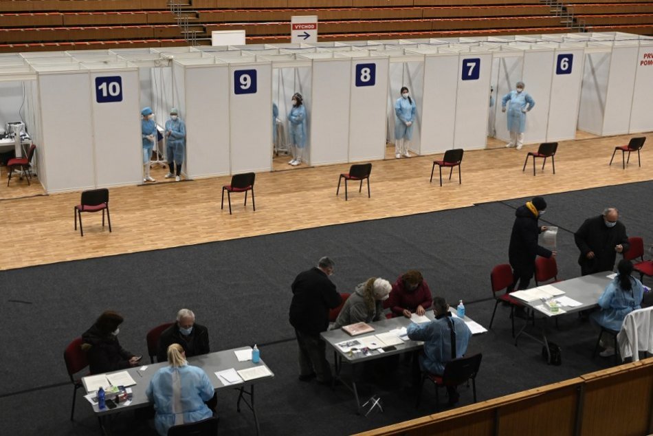 Ilustračný obrázok k článku Plošná vakcinácia v Trenčíne: Prvé kolo malo úspech, druhé chcú urobiť vo väčšom