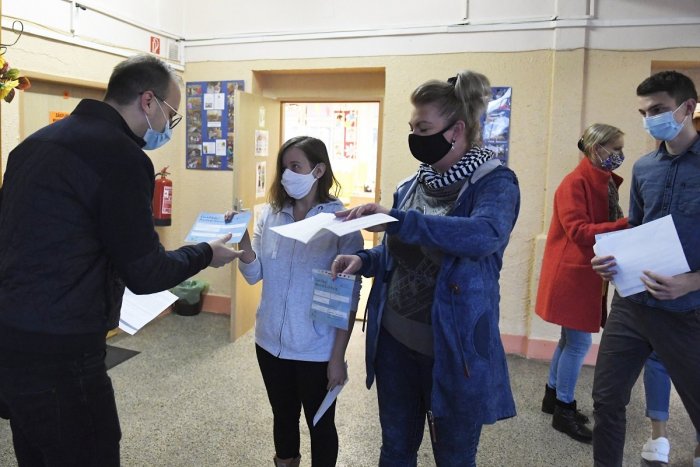 Ilustračný obrázok k článku Epidemiologická situácia v Revúckom okrese je vážna: Školy a škôlky v meste neotvoria