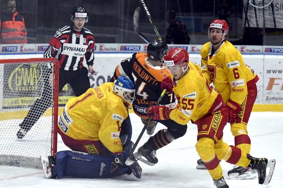 Ilustračný obrázok k článku Vojaci z Trenčína mohli rozhodnúť v predĺžení, potom pykali, FOTO