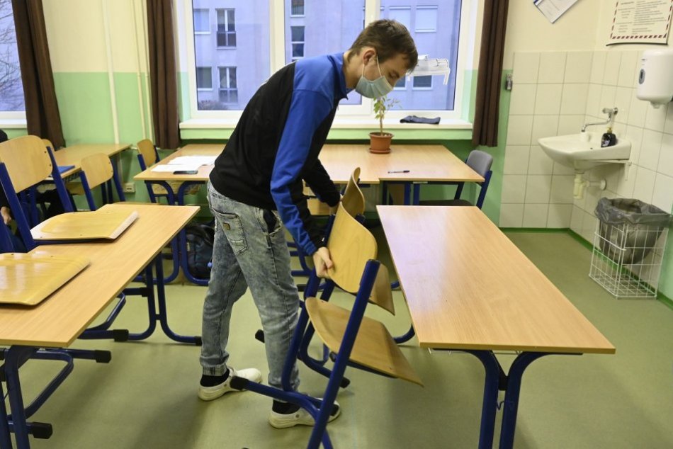 Ilustračný obrázok k článku Strednú odbornú školu v Novákoch chcú rekonštruovať: Čo by sa malo všetko robiť?