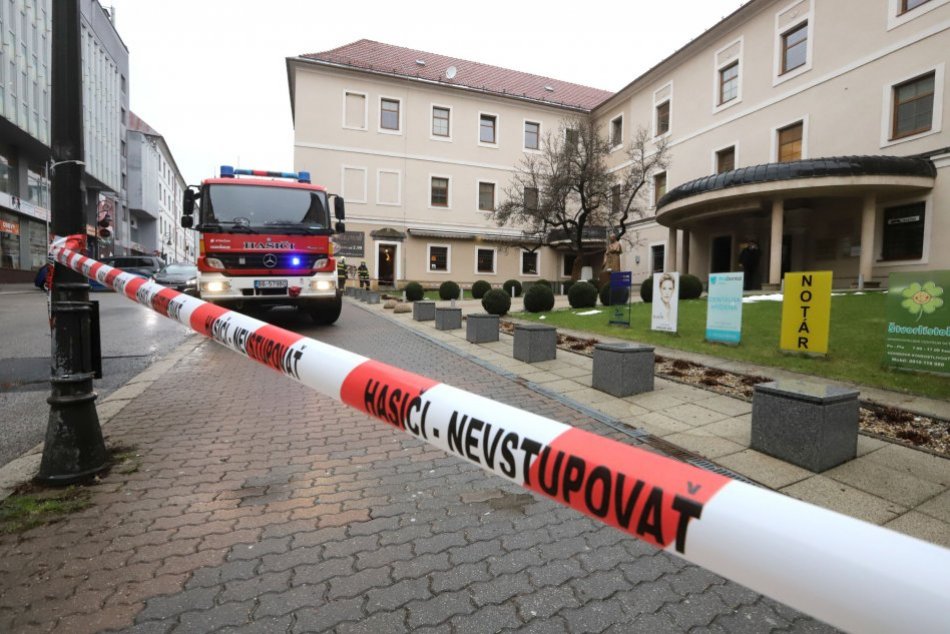 Ilustračný obrázok k článku V bystrickej reštaurácii unikla nebezpečná látka: Hasiči hlásia 5 zranených, FOTO