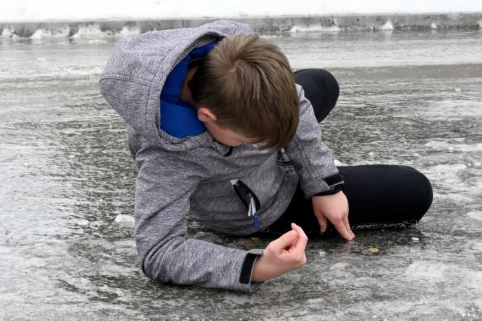 Ilustračný obrázok k článku Aj cestári pracujú na home office? TOP hlášky Bystričanov o poľadovici v meste