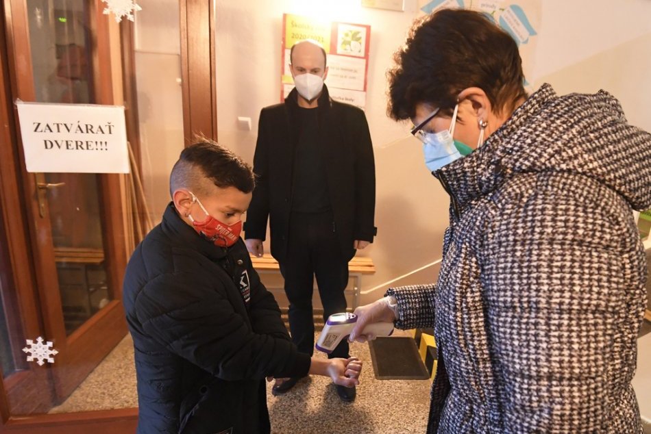 Ilustračný obrázok k článku Nižšia pozitivita na testovaní v Myjave: Cez prázdniny otvorili jarné školy