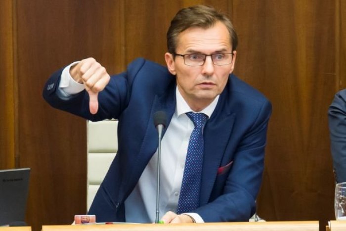 Ilustračný obrázok k článku Tvrdý ODKAZ bývalého ministra pre Nicholsonovú: Pravda je taká, že Lucia je obyčajná...