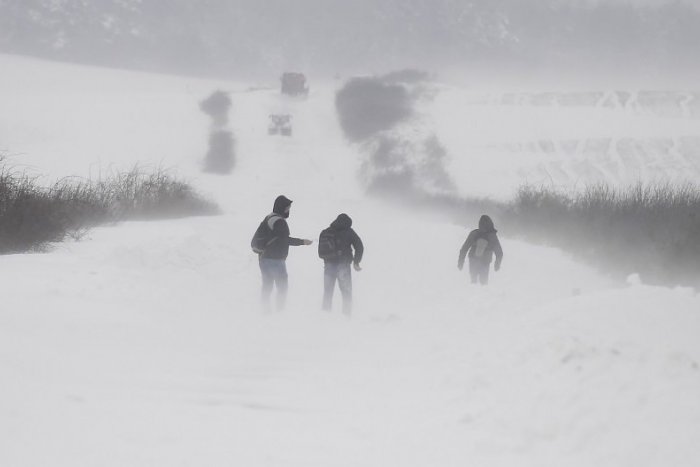 Ilustračný obrázok k článku Uviaznutá sanitka i kopy snehu: Starostovia ohrozených dedín na Spiši sa nezastavili