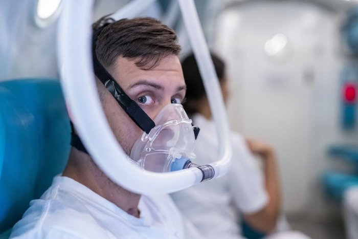 Ilustračný obrázok k článku Na konci s dychom po COVID-19: Intenzívna a komplexná rehabilitácia vracia späť do života