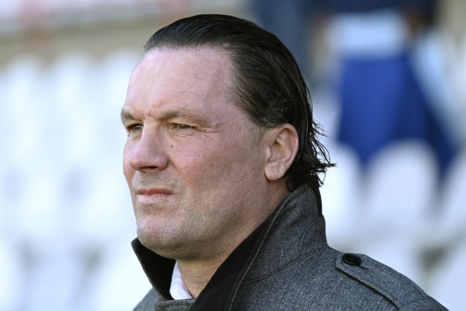 Ilustračný obrázok k článku Vedeniu AS Trenčín došla trpezlivosť: Tréner Stijn Vreven dostal padáka!