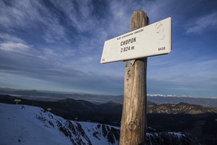 Ilustračný obrázok k článku Desivý PÁD: Osemročný chlapec na Chopku padal 200 metrov