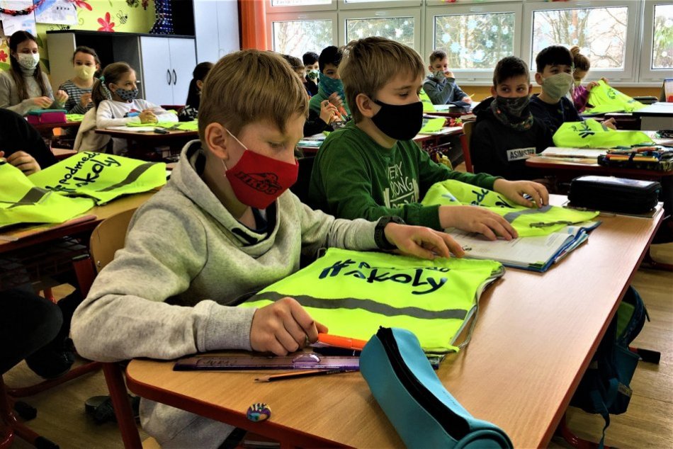 Ilustračný obrázok k článku Trenčianske školy budú po prázdninách OTVORENÉ: Ktorých žiakov sa to má týkať?