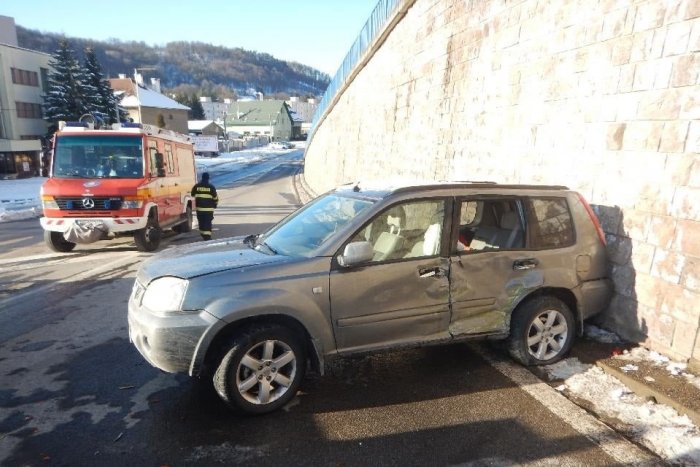 Ilustračný obrázok k článku Zrážka auta s odťahovkou: Pri nehode v Novej Bani sa zranil malý chlapček