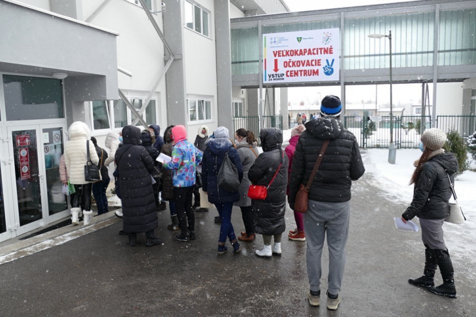 Ilustračný obrázok k článku Žilinské očkovanie proti COVID-19: Vonku sú prvé čísla a najbližšie plány, FOTO