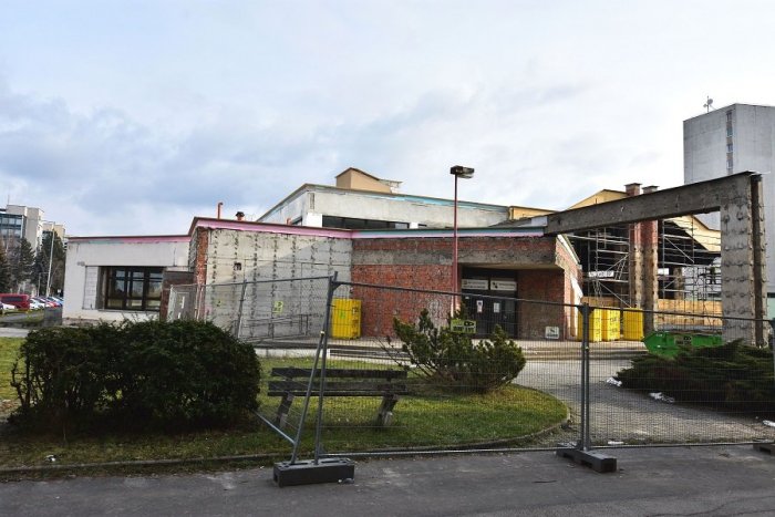 Ilustračný obrázok k článku Veľký projekt spomalila pandémia: Termín otvorenia žiarskej plavárne je otázny