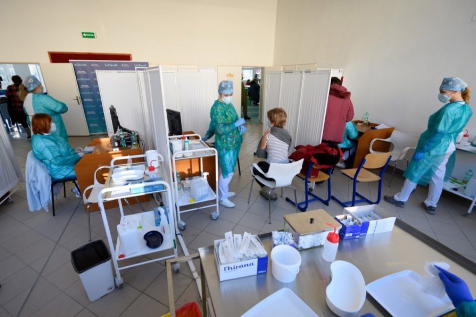 Ilustračný obrázok k článku Nitriansky kraj prevádzkuje 5 očkovacích centier: Plánuje župa ich zatvorenie?