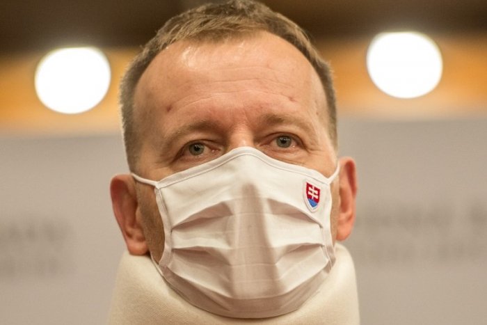 Ilustračný obrázok k článku Kollár chce schladiť horúce hlavy: Prestaňte sa chovať ako deti na pieskovisku!