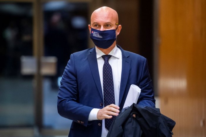 Ilustračný obrázok k článku Nové INFO priamo od ministra: Vieme, kedy sa otvoria stredné a základné školy!