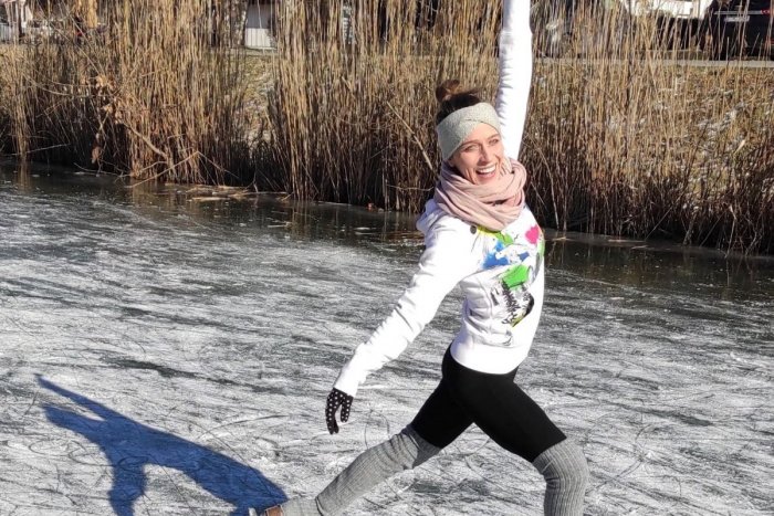 Ilustračný obrázok k článku ŠOU, akú Petržalka nezažila: Bývalá olympionička ukázala piruety, skoky či otočky! FOTO