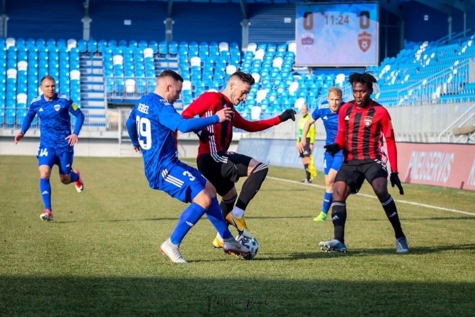 Ilustračný obrázok k článku Nitra nezvládla prvý tohtoročný domáci zápas: Podľahla trnavskému Spartaku, FOTO