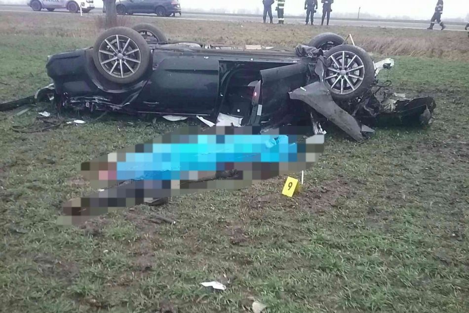 Ilustračný obrázok k článku FOTO desivej nehody pri Nových Zámkoch: Tragédia si vyžiadala troch mŕtvych