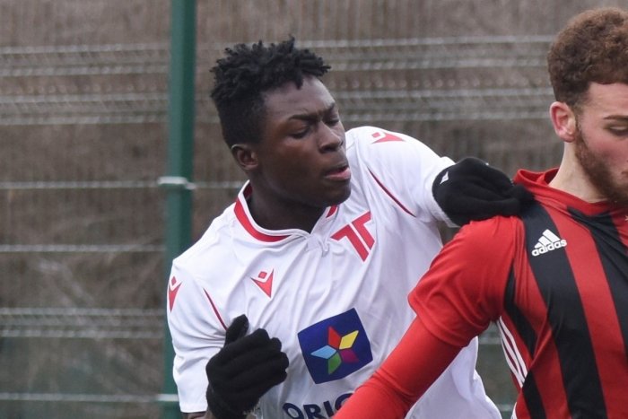 Ilustračný obrázok k článku Dlho sa neohrial: Ghanská posila vydržala pod Čákovým hradom dva mesiace