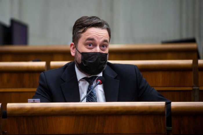 Ilustračný obrázok k článku Blaha zo Smeru: Núdzový stav k ničom nevedie a je to vypnutie demokracie!