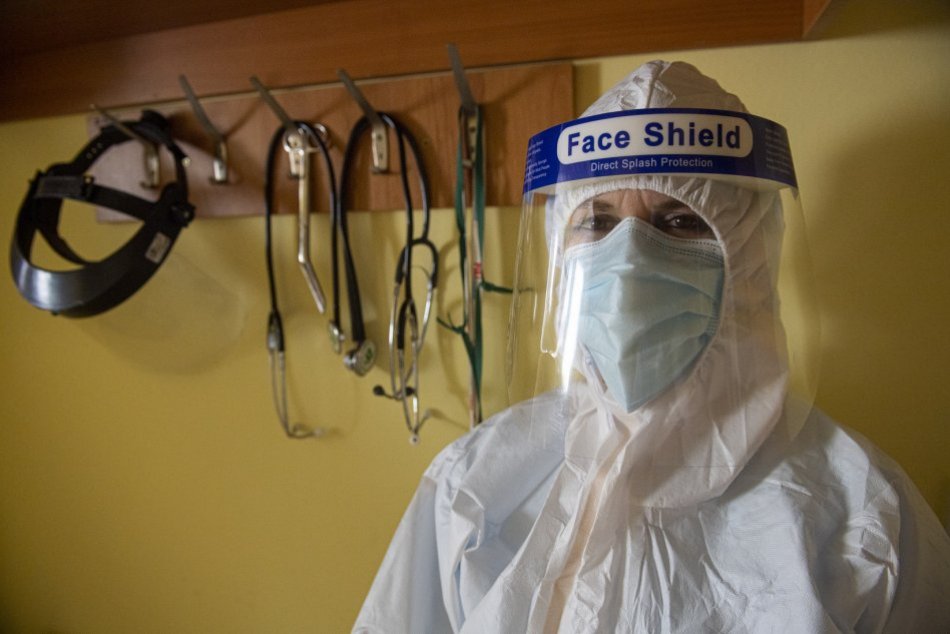 Ilustračný obrázok k článku Nemocnica v Handlovej je s COVID kapacitou na hranici: Dve novinky v testovaní