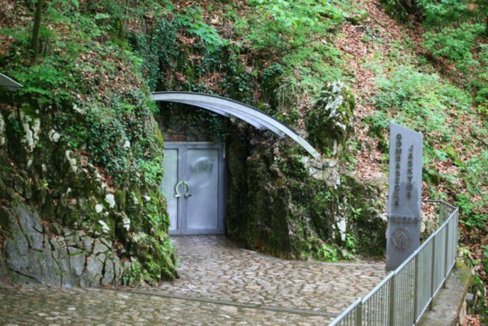 Ilustračný obrázok k článku Jeden z pokladov Gemera: Jaskyňa pri Rožňave má aj liečivé účinky