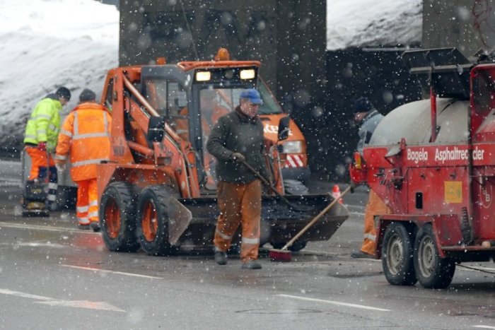 Ilustračný obrázok k článku Veľké opravy ciest 1. triedy! Ktoré úseky vo vašom kraji sa dočkajú nového asfaltu?