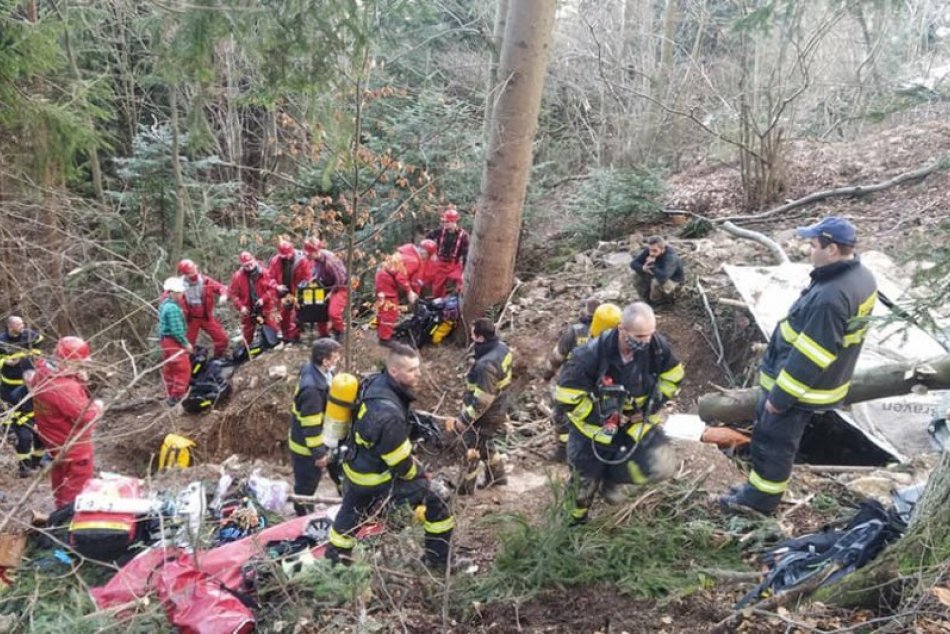 Ilustračný obrázok k článku Zásah neďaleko Štiavnice: Z bývalej banskej štôlne vyťahujú telá mužov