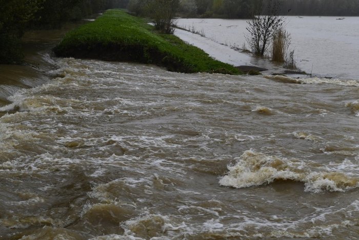 Ilustračný obrázok k článku Varovanie meteorológov: Pre tri okresy na východe platí 2. stupeň výstrahy pred povodňami