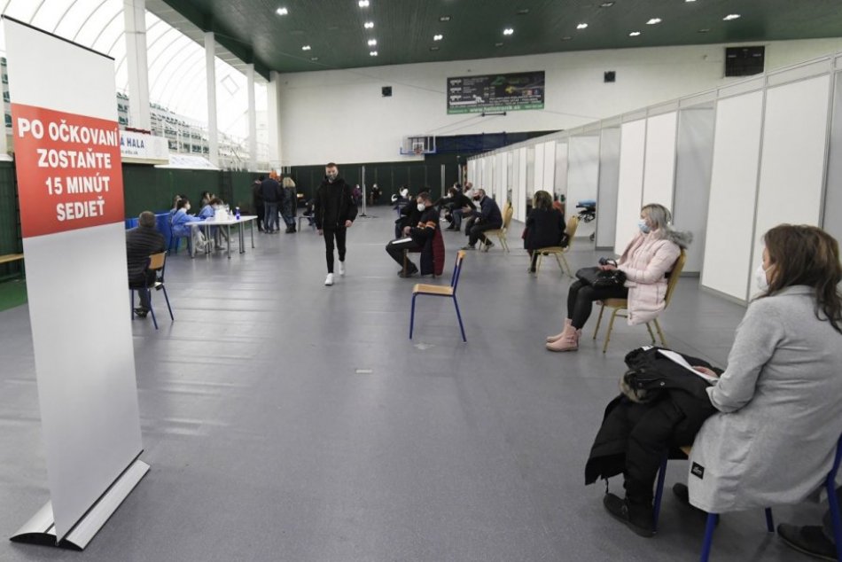 Ilustračný obrázok k článku Chaos s čakárňou na očkovanie: Zaregistrovaného v Prešove poslali do Humenného!