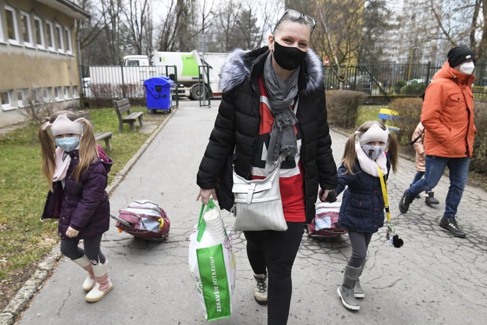 Ilustračný obrázok k článku Školy v Banskej Štiavnici ostávajú otvorené: Rodičov pretestujú v sobotu