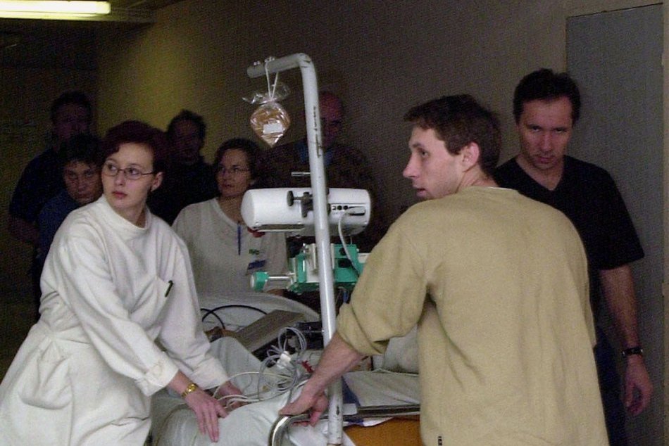 Ilustračný obrázok k článku Pamätáte, čo sa pred rokmi udialo v Rooseveltke? Evakuovali vtedy stovky pacientov, FOTO