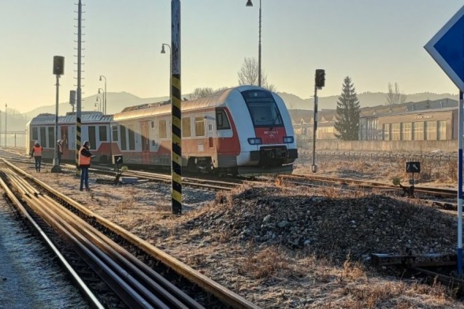 Ilustračný obrázok k článku V Brezne sa vykoľajil vlak: Prvé INFO a FOTO z miesta