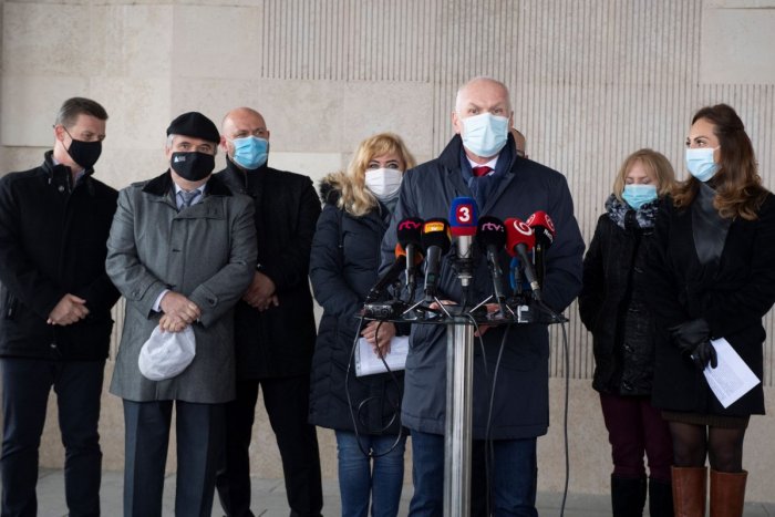 Ilustračný obrázok k článku Lekári privítali Sputnik, ale obuli sa do opatrení: Nie sú prelomové a prišli NESKORO!