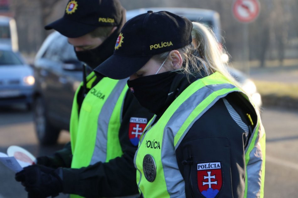 Ilustračný obrázok k článku Policajti sa môžu tešiť na nové ODMEŇOVANIE: Týka sa to sviatkov, víkendov a nocí