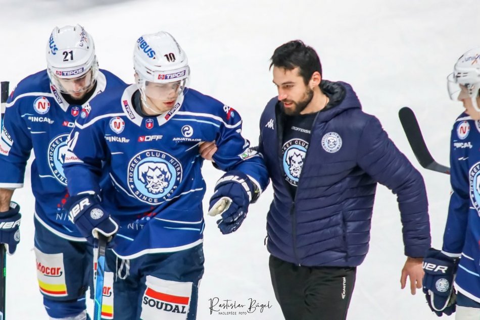 Ilustračný obrázok k článku Zdá sa, že Nitra prišla o útočníka: Klub zverejnil nepríjemnú diagnózu Adama Daudu