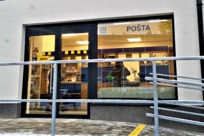 Ilustračný obrázok k článku Poštu na SNP presťahovali do moderných priestorov: Čo sa dá na nej vybaviť?