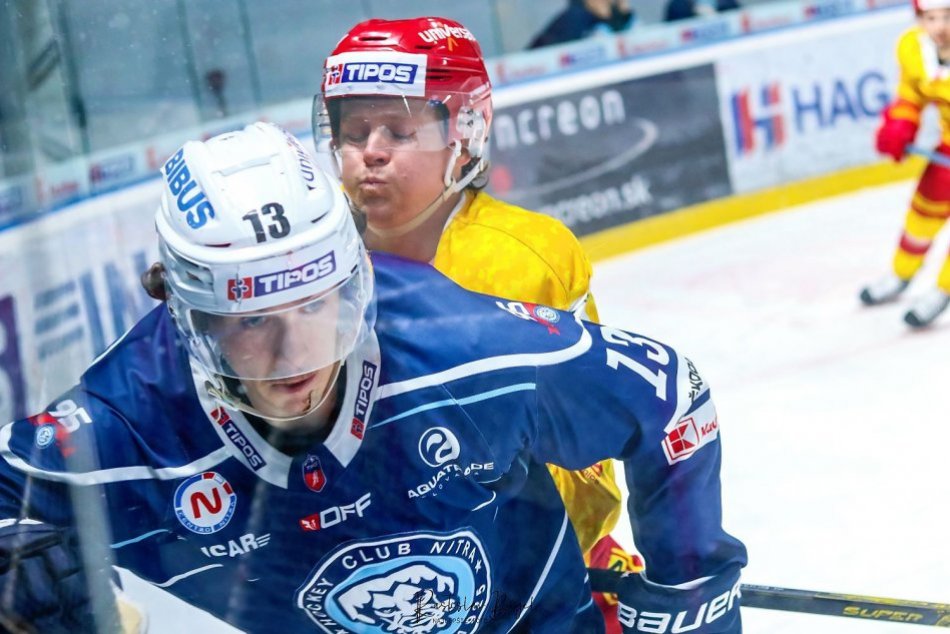 Ilustračný obrázok k článku Hokejisti Nitry sa držia v prvej šestke: Na domácom ľade porazili Trenčín, FOTO