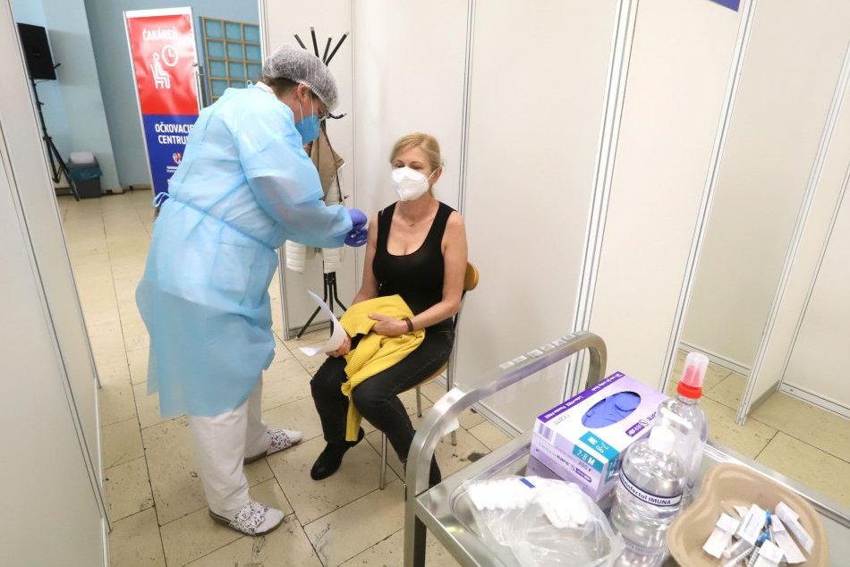 Ilustračný obrázok k článku V Prievidzi otvoria veľkokapacitné očkovacie centrum: Hľadajú sa dobrovoľníci