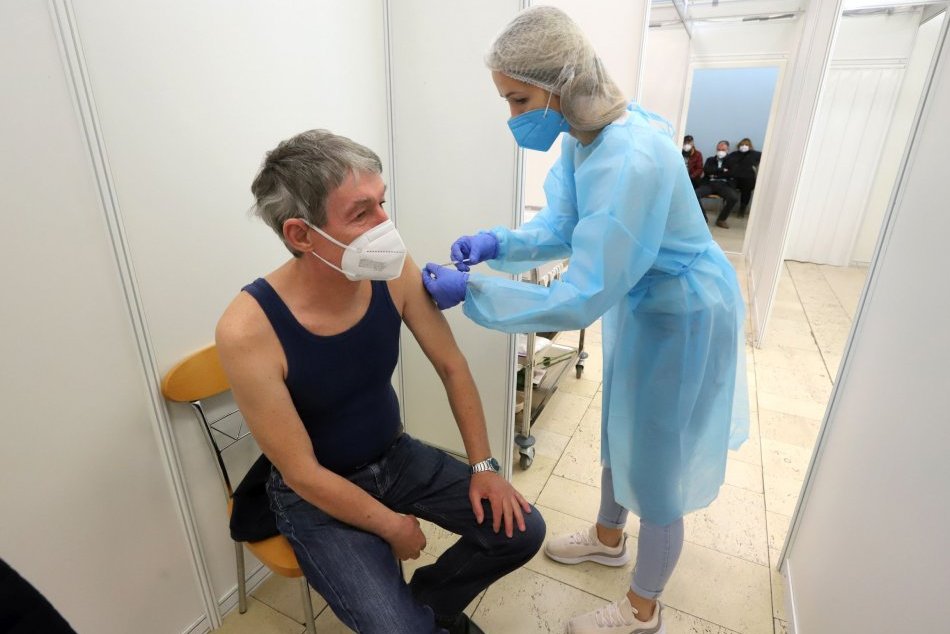 Ilustračný obrázok k článku Vakcinácia v Trenčianskom kraji: NÁPAD, ako priblížiť očkovanie k pacientovi