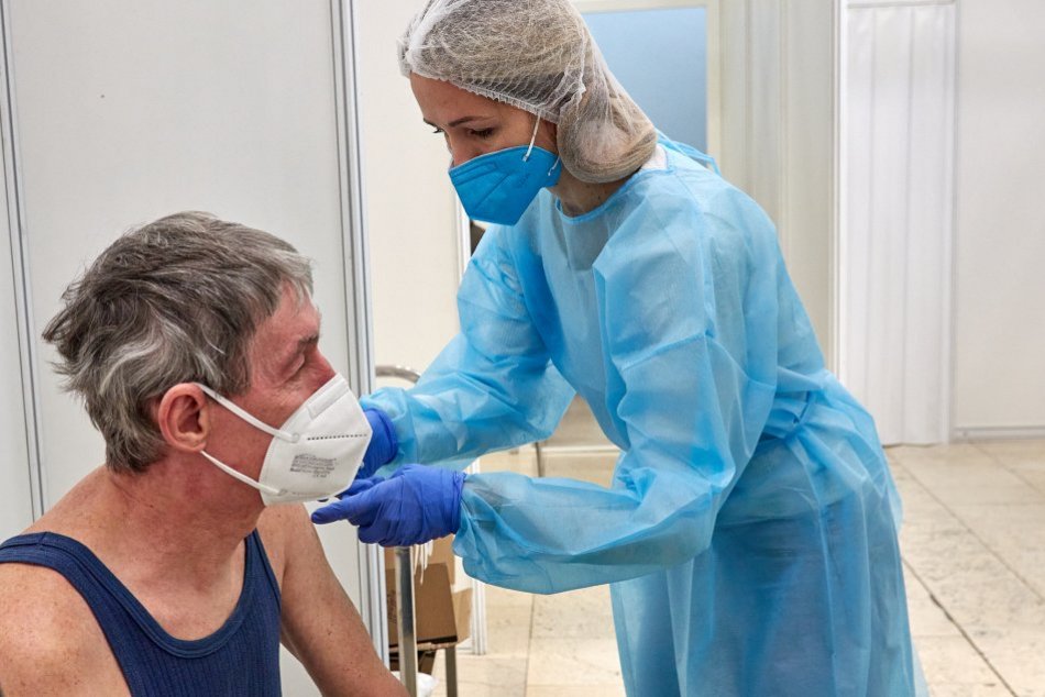 Ilustračný obrázok k článku Na očkovacie centrum si v Revúcej musíme počkať: Toto je dôvod